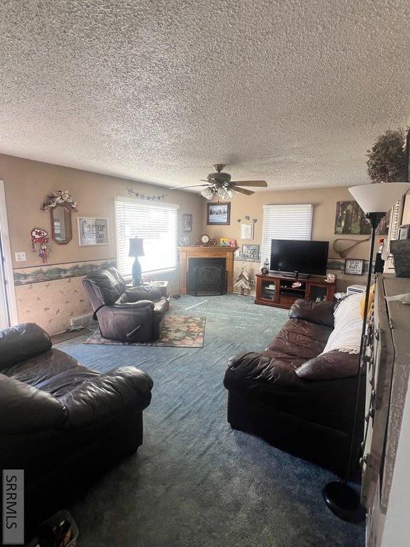 Image 4 of property listing at 285 E Elm Street, Shelley, ID 83274