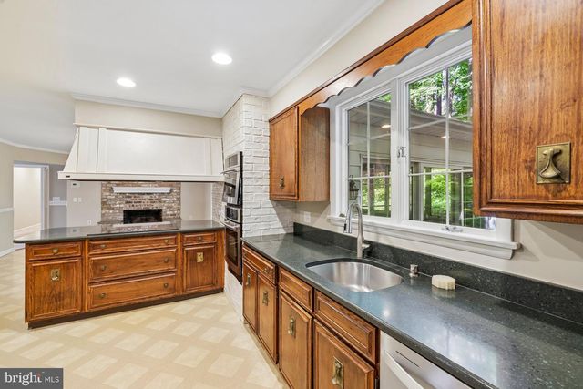 11124 OLD CARRIAGE RD, Glen Arm, MD 21057