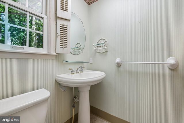 11124 OLD CARRIAGE RD, Glen Arm, MD 21057