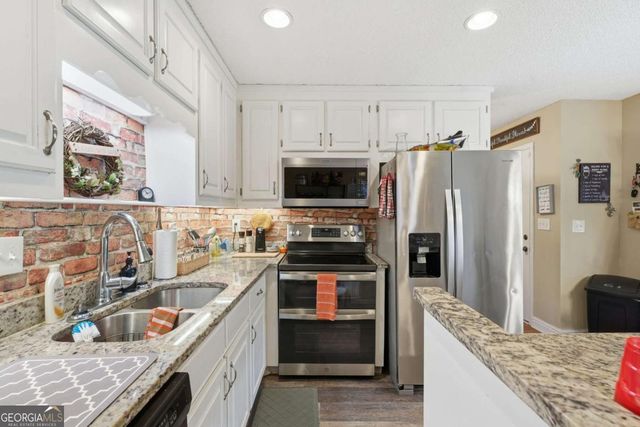 20 Apple Road, Locust Grove, GA 30248