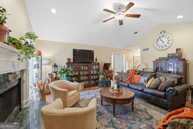 20 Apple Road, Locust Grove, GA 30248