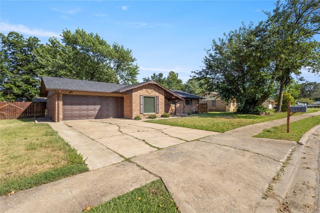 3209 N Calais Street, Sherman, TX 75090