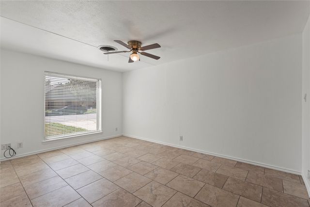 3209 N Calais Street, Sherman, TX 75090