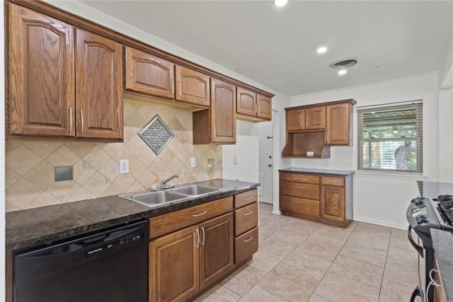 3209 N Calais Street, Sherman, TX 75090