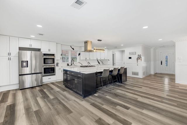 4 Waverly Court, Park Forest, IL 60466