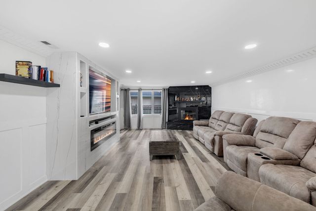 4 Waverly Court, Park Forest, IL 60466