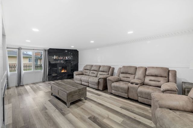 4 Waverly Court, Park Forest, IL 60466