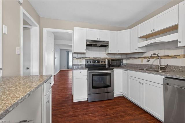 1621 Helmsley CT, Virginia Beach, VA 23464