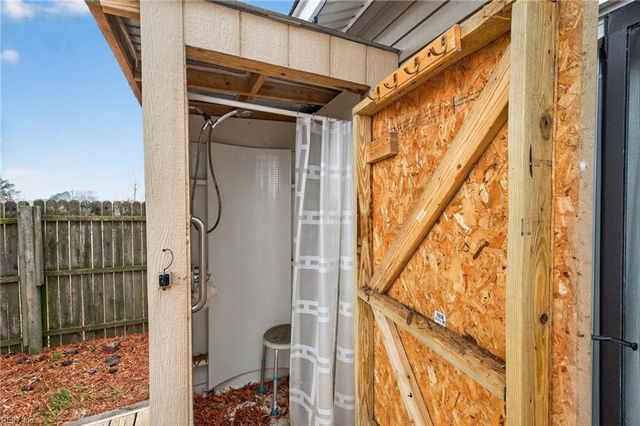 1621 Helmsley CT, Virginia Beach, VA 23464