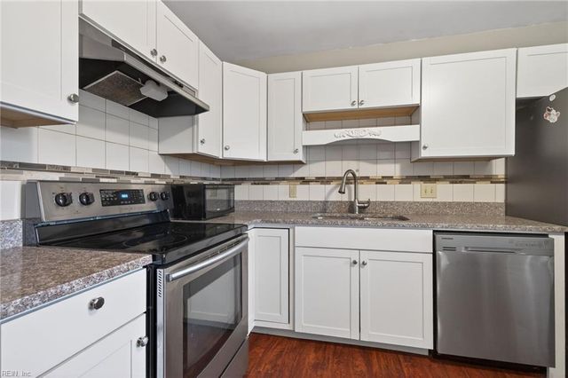 1621 Helmsley CT, Virginia Beach, VA 23464