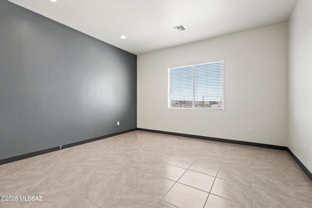 9820 S Rolling Water Drive, Vail, AZ 85641