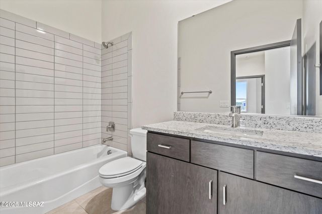 9820 S Rolling Water Drive, Vail, AZ 85641