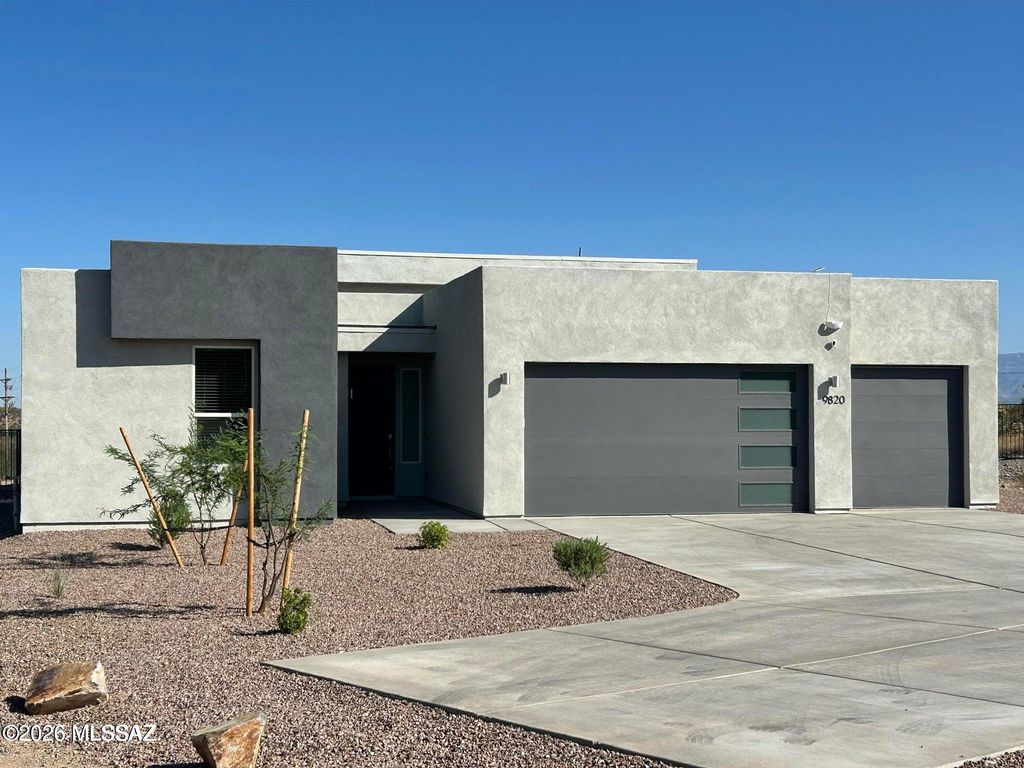 9820 S Rolling Water Drive, Vail, AZ 85641