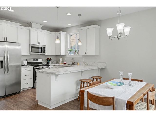 415 Nw 6TH St, Willamina, OR 97396