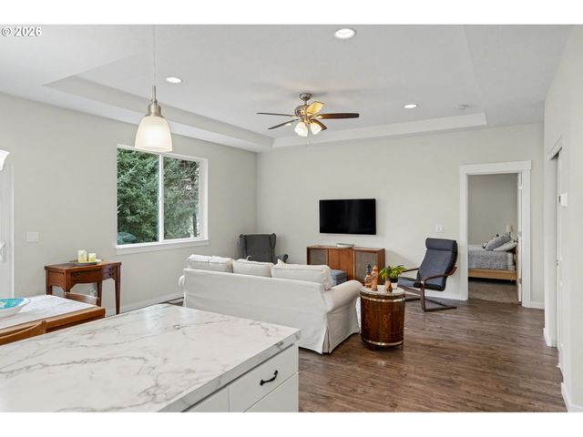 415 Nw 6TH St, Willamina, OR 97396