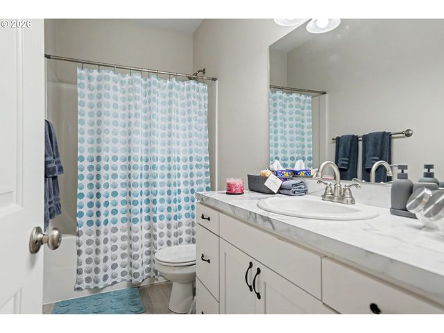415 Nw 6TH St, Willamina, OR 97396