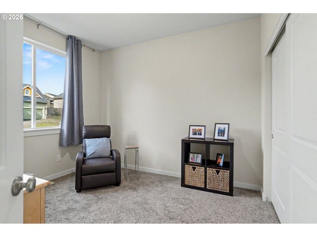 415 Nw 6TH St, Willamina, OR 97396