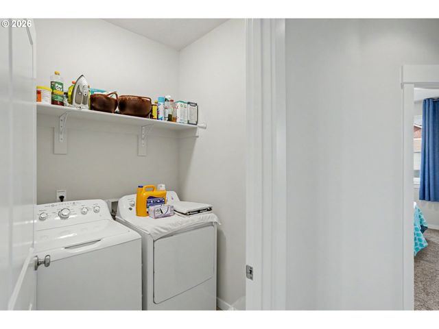415 Nw 6TH St, Willamina, OR 97396