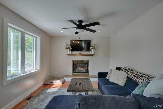 131 Pleasant Valley Road, Hammond, NY 13646