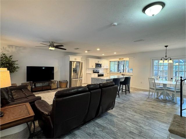 114 WINDY CIRCLE, Brandon, FL 33511