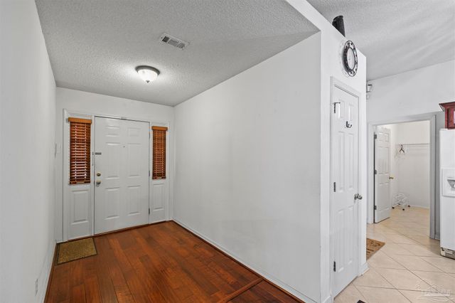 785 Ladner Dr, Pensacola, FL 32505