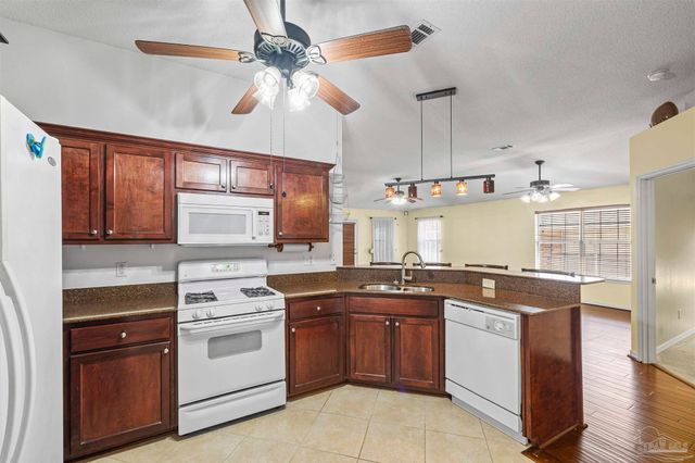 785 Ladner Dr, Pensacola, FL 32505