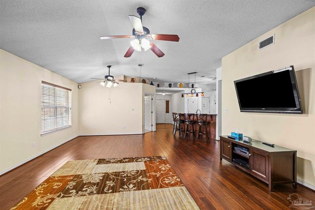 785 Ladner Dr, Pensacola, FL 32505