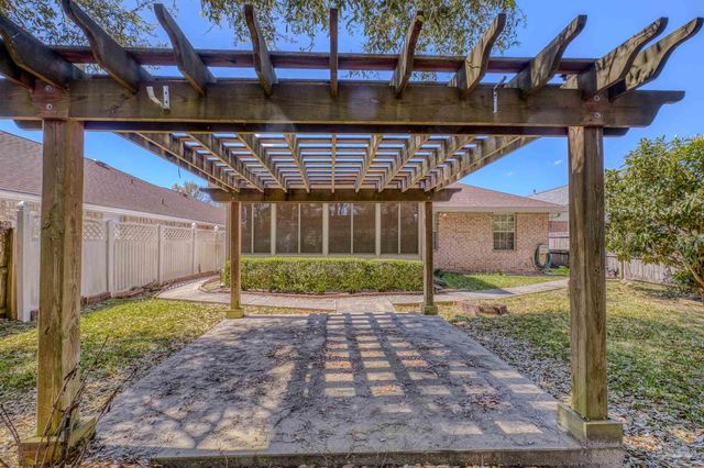 785 Ladner Dr, Pensacola, FL 32505