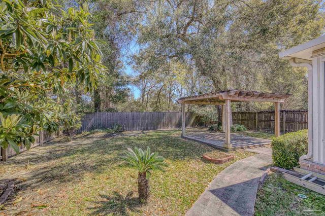 785 Ladner Dr, Pensacola, FL 32505