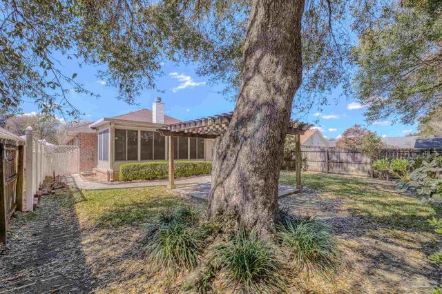 785 Ladner Dr, Pensacola, FL 32505