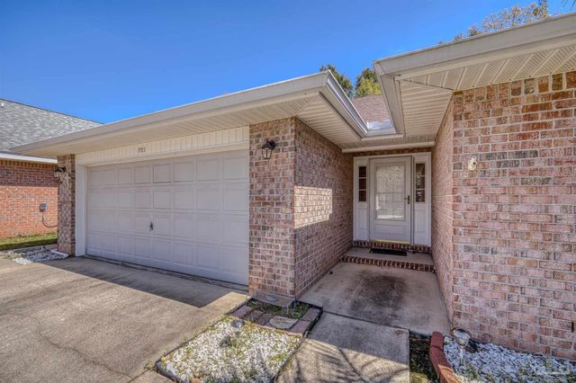 785 Ladner Dr, Pensacola, FL 32505