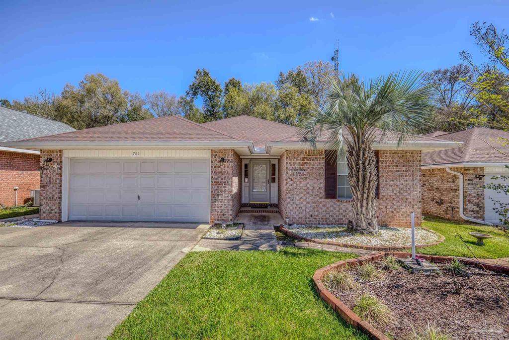 785 Ladner Dr, Pensacola, FL 32505
