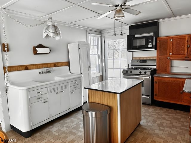 13 Ice Plant Rd, Lafayette Twp., NJ 07848