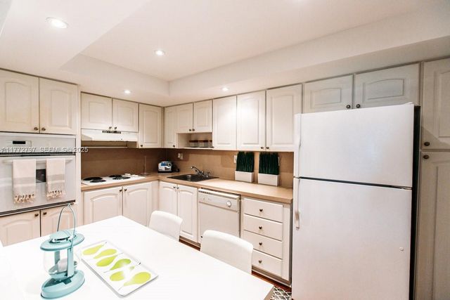 19370 Collins Avenue 326, Sunny Isles Beach, FL 33160