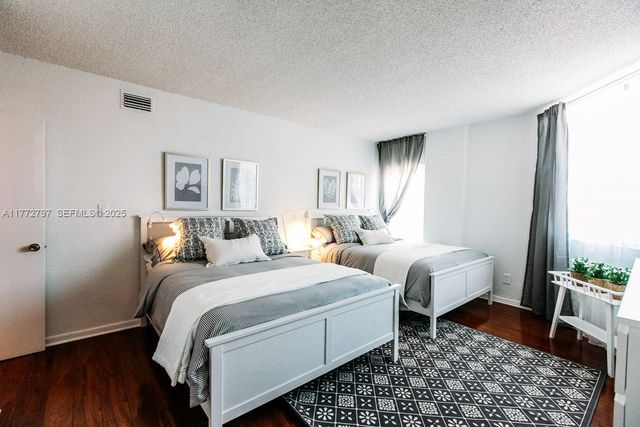 19370 Collins Avenue 326, Sunny Isles Beach, FL 33160