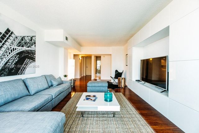 19370 Collins Avenue 326, Sunny Isles Beach, FL 33160
