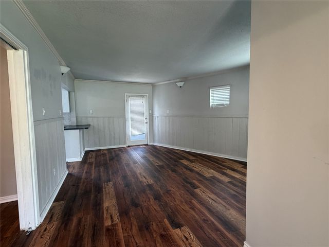 7459 Mohawk Avenue, Fort Worth, TX 76116