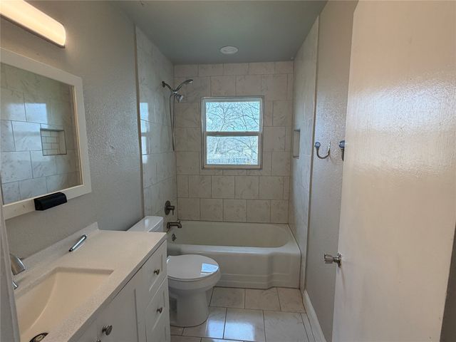 7459 Mohawk Avenue, Fort Worth, TX 76116