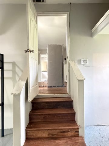 7459 Mohawk Avenue, Fort Worth, TX 76116