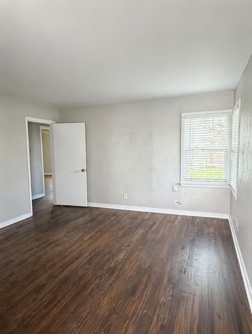 7459 Mohawk Avenue, Fort Worth, TX 76116