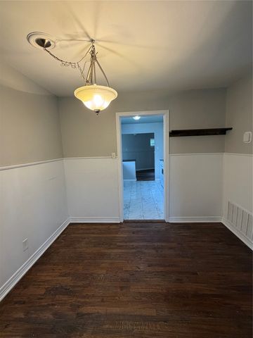 7459 Mohawk Avenue, Fort Worth, TX 76116