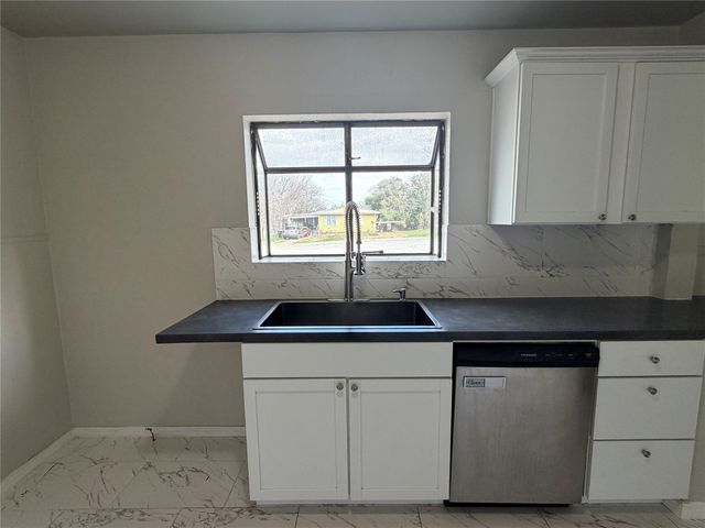 7459 Mohawk Avenue, Fort Worth, TX 76116