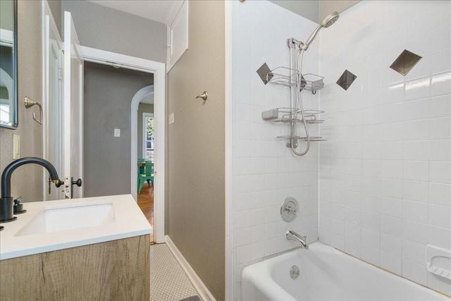 1107 E 32nd ST, Austin, TX 78722