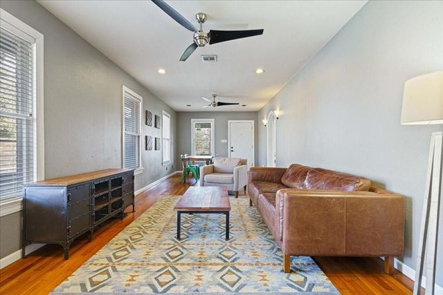 1107 E 32nd ST, Austin, TX 78722