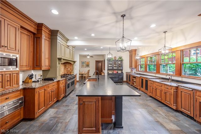 3085 Fairmount Boulevard, Cleveland Heights, OH 44118