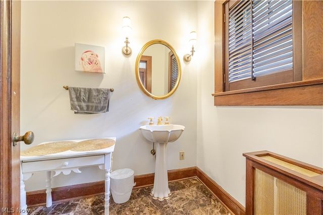 3085 Fairmount Boulevard, Cleveland Heights, OH 44118