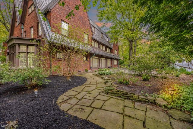 3085 Fairmount Boulevard, Cleveland Heights, OH 44118