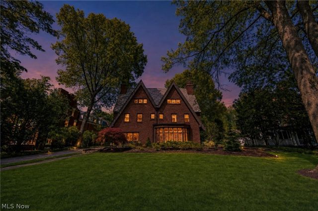 3085 Fairmount Boulevard, Cleveland Heights, OH 44118