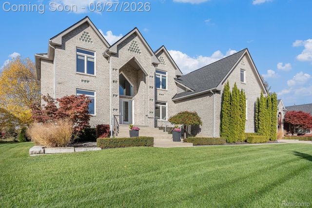 6535 Pond Drive, Washington Township, MI 48094