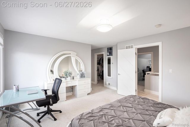 6535 Pond Drive, Washington Township, MI 48094
